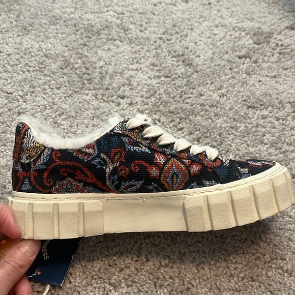 NWT FARM Rio Blue Anika Tapestry Platform Sneakers - Size 5 - Picture 13 of 14